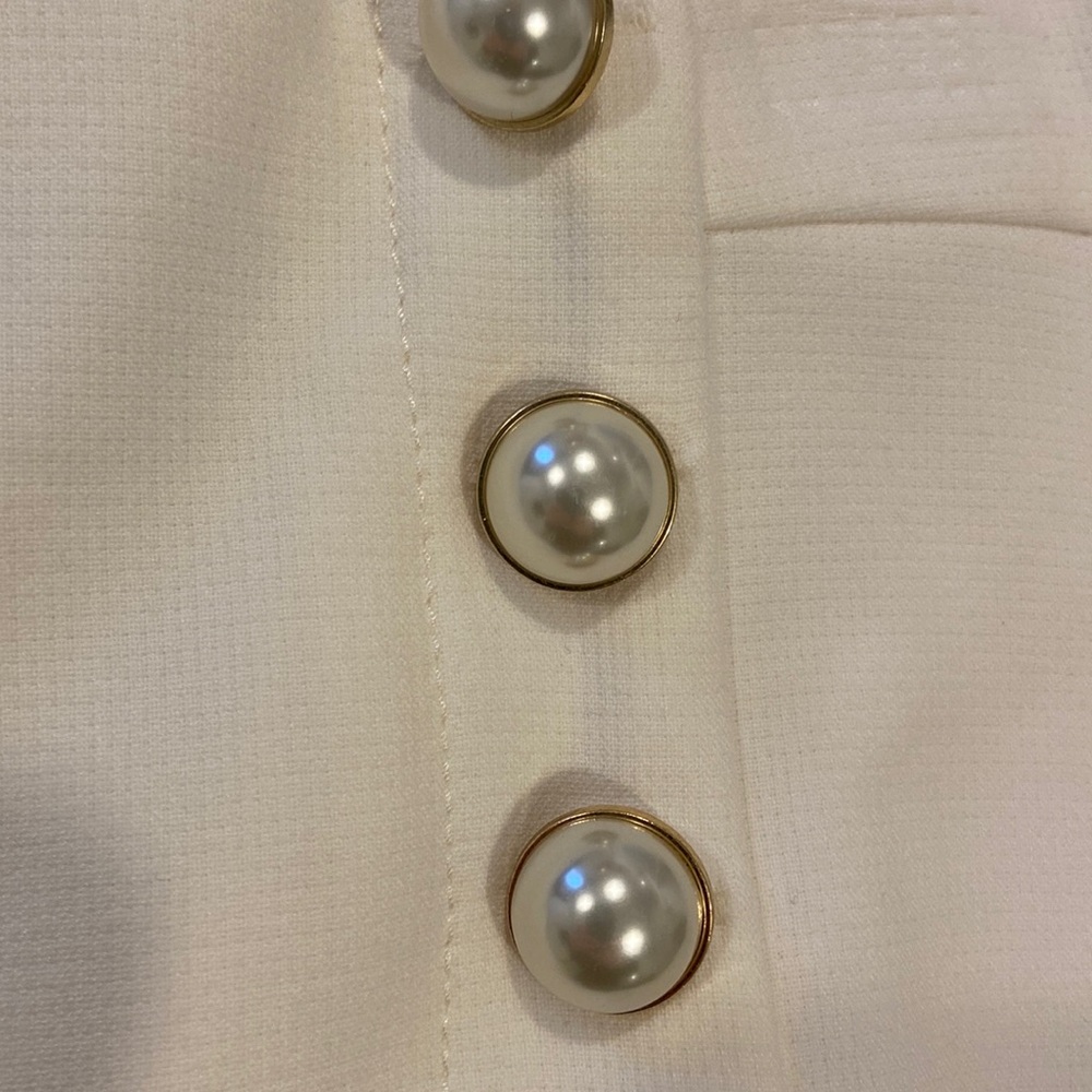 Ann Taylor white pencil skirt with Pearl buttons